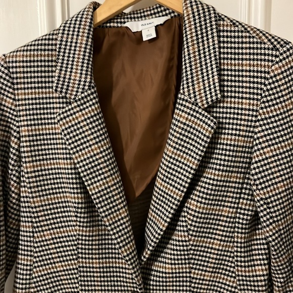 Blazer - Picture 3 of 5